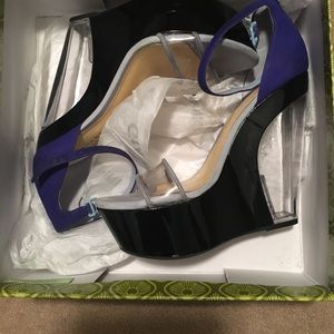 Gianni Bini blue sued wedge heels